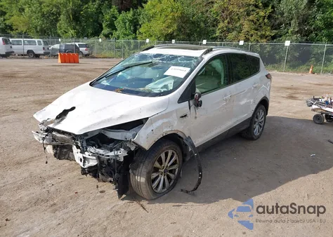 2017 Ford Escape Titanium из США, поврежденный, VIN 1FMCU9JD7HUB96963